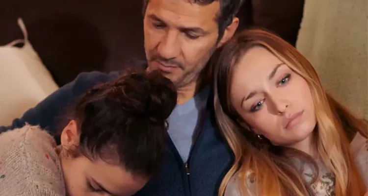 Demain nous appartient (spoiler) : le Spoon visé, Aurore et Karim piégés, Sofia craque Demain nous appartient (spoiler) : le Spoon visé, Aurore et Karim piégés, Sofia craque