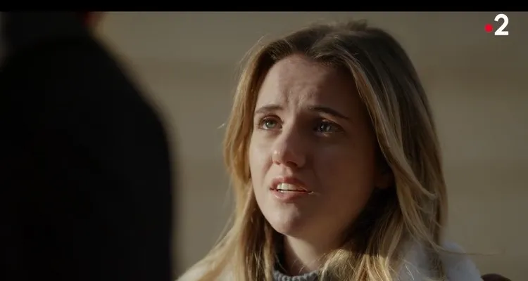 Un si grand soleil (spoiler) : Guilhem fait une découverte sur Jennifer, Léo bientôt démasqué par Anissa ? Un si grand soleil (spoiler) : Guilhem fait une découverte sur Jennifer, Léo bientôt démasqué par Anissa ?