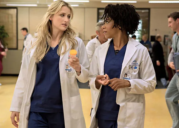 Emily Owens MD : M6 donne sa chance à la série de Mamie Gummer Emily Owens MD : M6 donne sa chance à la série de Mamie Gummer