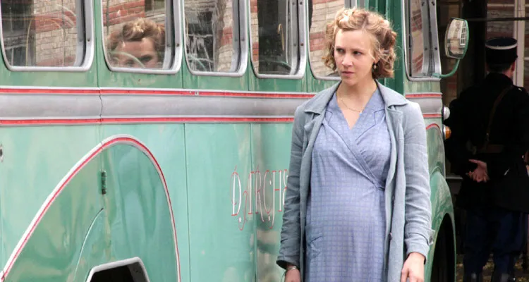Marie Kremer (Un village français - saison 6) : « Lucienne ne lèvera jamais les yeux, elle est insupportable » Marie Kremer (Un village français - saison 6) : « Lucienne ne lèvera jamais les yeux, elle est insupportable »