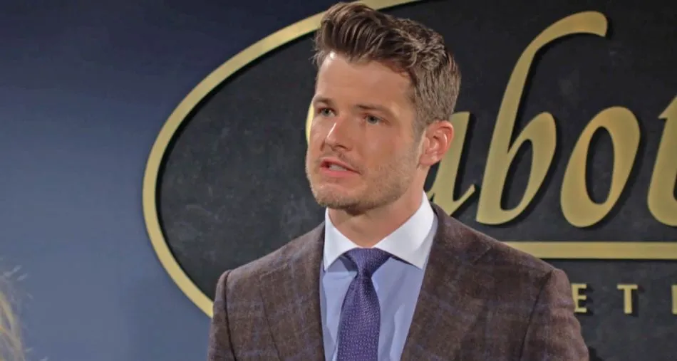 Kyle (Michael Mealor) répèt à Summer (Allison Lanier) que sa priorité actuelle est d’aider Diane (Susan Walters) à se débarrasser de Stark (James Hyde) Kyle (Michael Mealor) répèt à Summer (Allison Lanier) que sa priorité actuelle est d’aider Diane (Susan Walters) à se débarrasser de Stark (James Hyde)
