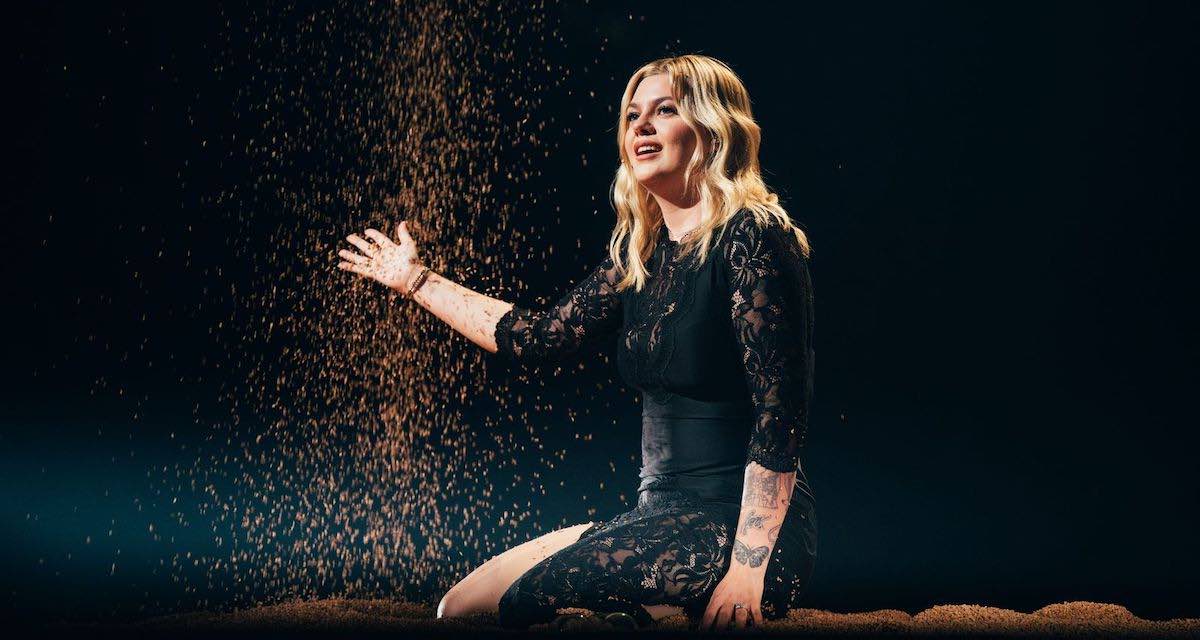 Eurovision 2025 : Céline Dion espérée, KAJ et JJ favoris… quel pronostic pour Louane ? Eurovision 2025 : Céline Dion espérée, KAJ et JJ favoris… quel pronostic pour Louane ?