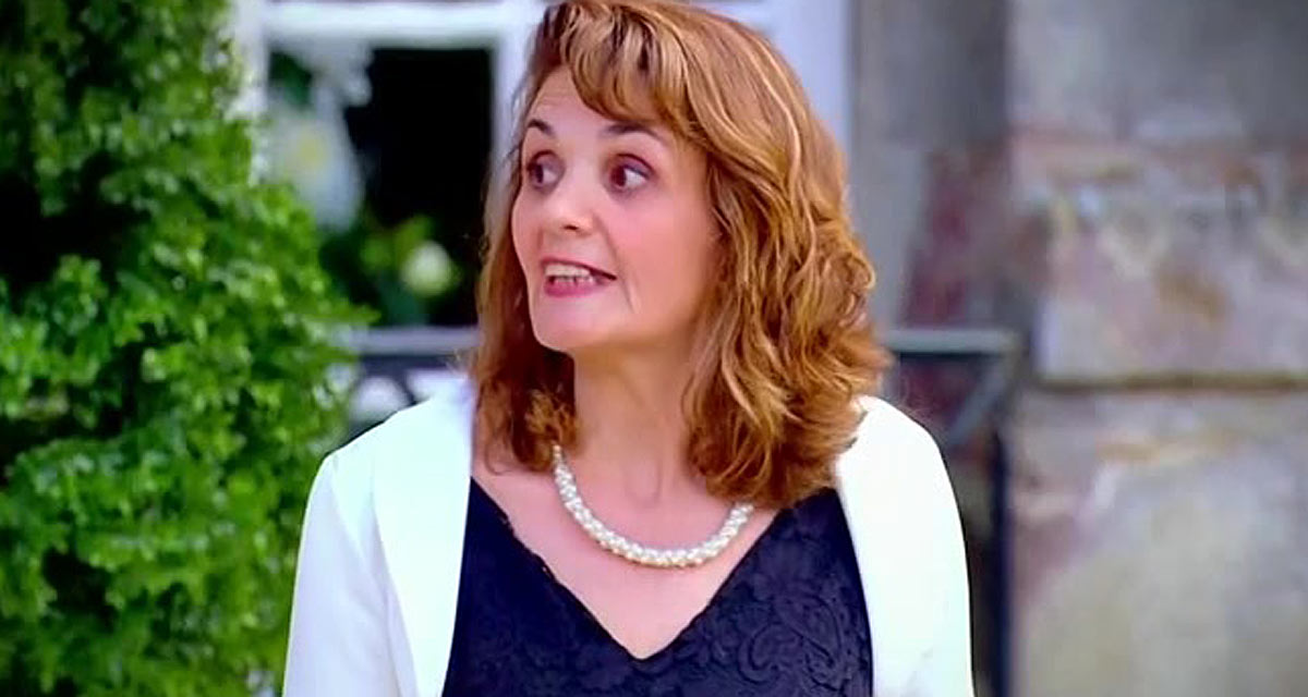 “T’es jalouse ! hypocrite !” Deux candidats s’écharpent, l’une d’entre elles quitte le tournage avant la finale de 4 mariages pour 1 lune de miel “T’es jalouse ! hypocrite !” Deux candidats s’écharpent, l’une d’entre elles quitte le tournage avant la finale de 4 mariages pour 1 lune de miel