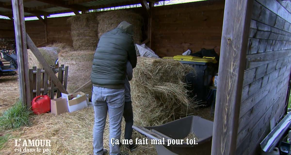 L’amour est dans le pré : Thomas prend Anaïs dans ses bras, Romain déjà hors course ?