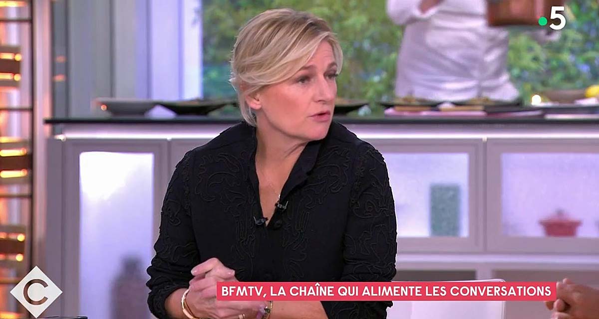 C à vous : Anne-Elisabeth Lemoine terriblement gênée après une révélation de Bertrand Chameroy sur France 5 C à vous : Anne-Elisabeth Lemoine terriblement gênée après une révélation de Bertrand Chameroy sur France 5