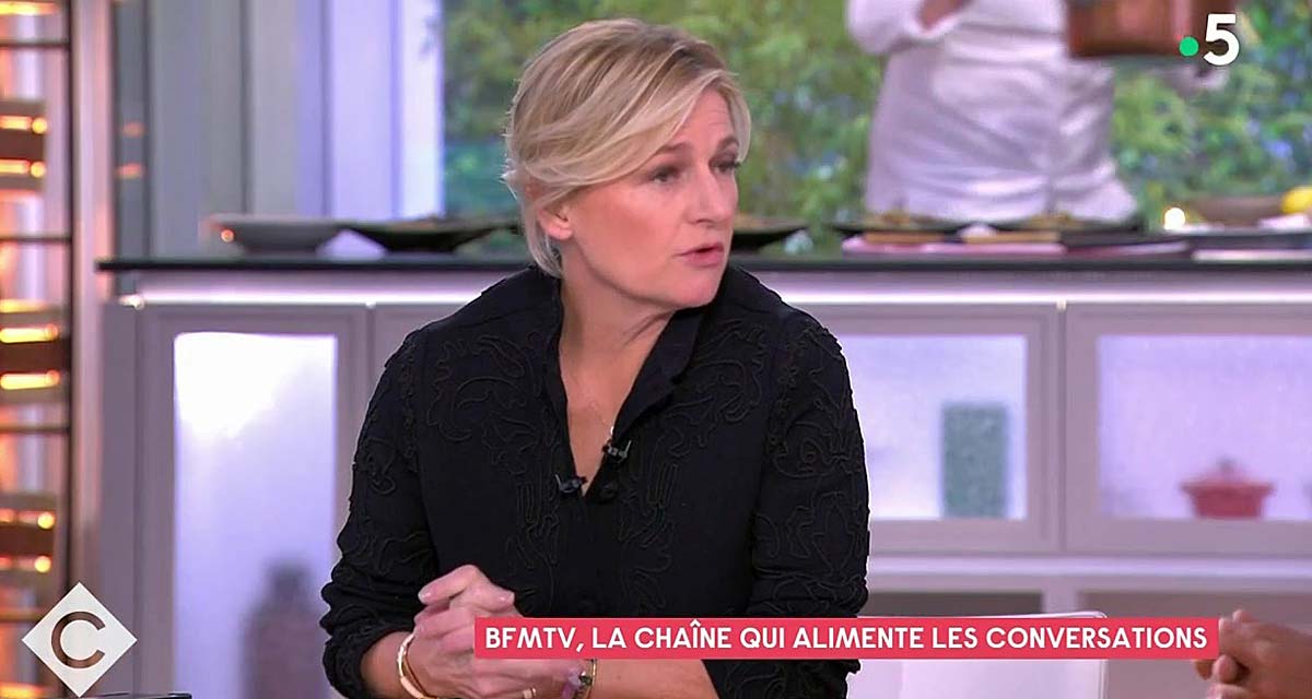 C à vous : Anne-Elisabeth Lemoine terriblement gênée après une révélation de Bertrand Chameroy sur France 5