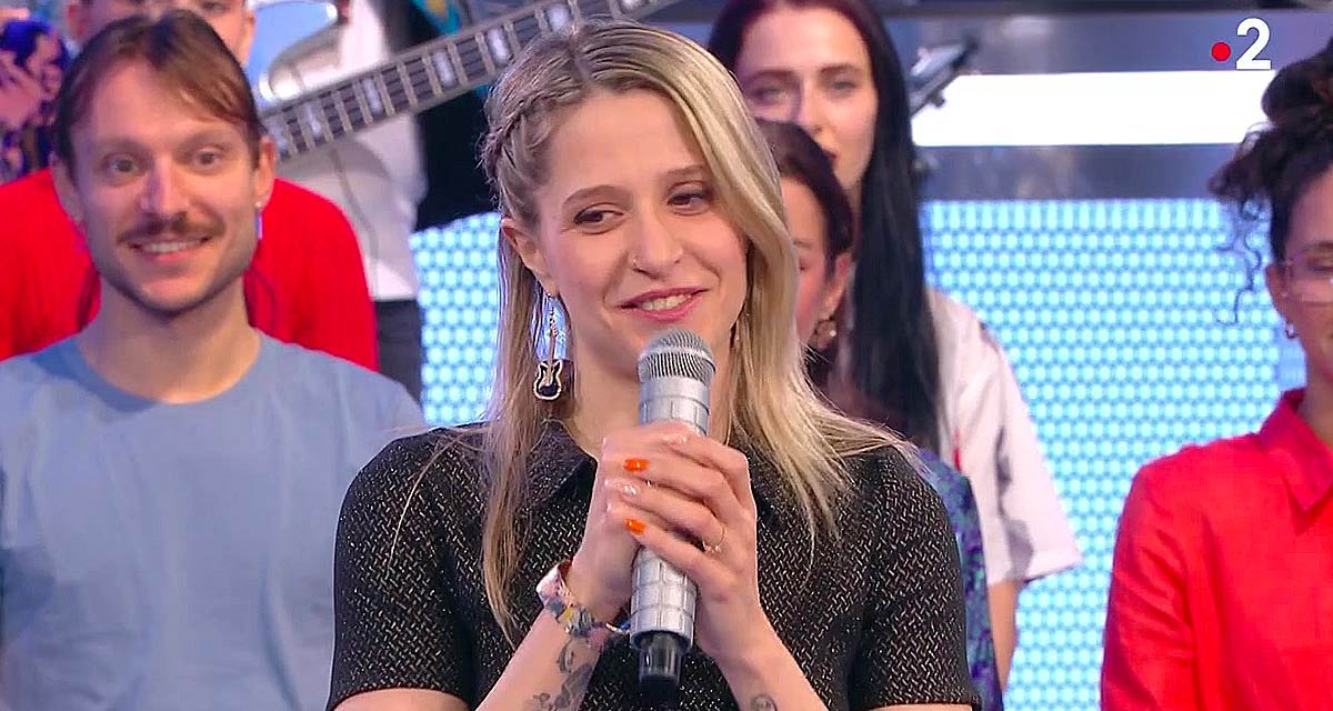 “J’ai peur de craquer mon slip” : la maestro Cindy évite un accident dans N’oubliez pas les paroles “J’ai peur de craquer mon slip” : la maestro Cindy évite un accident dans N’oubliez pas les paroles