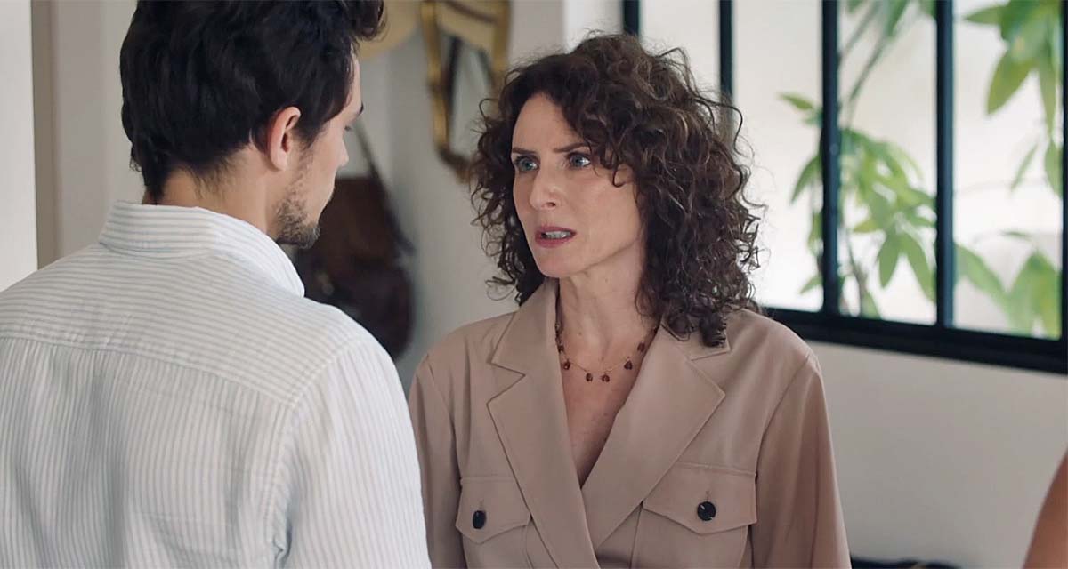 Ici tout commence : Clotilde menace Louis, le restaurant de Claire et Olivia sauvé sur TF1 (spoiler) Ici tout commence : Clotilde menace Louis, le restaurant de Claire et Olivia sauvé sur TF1 (spoiler)