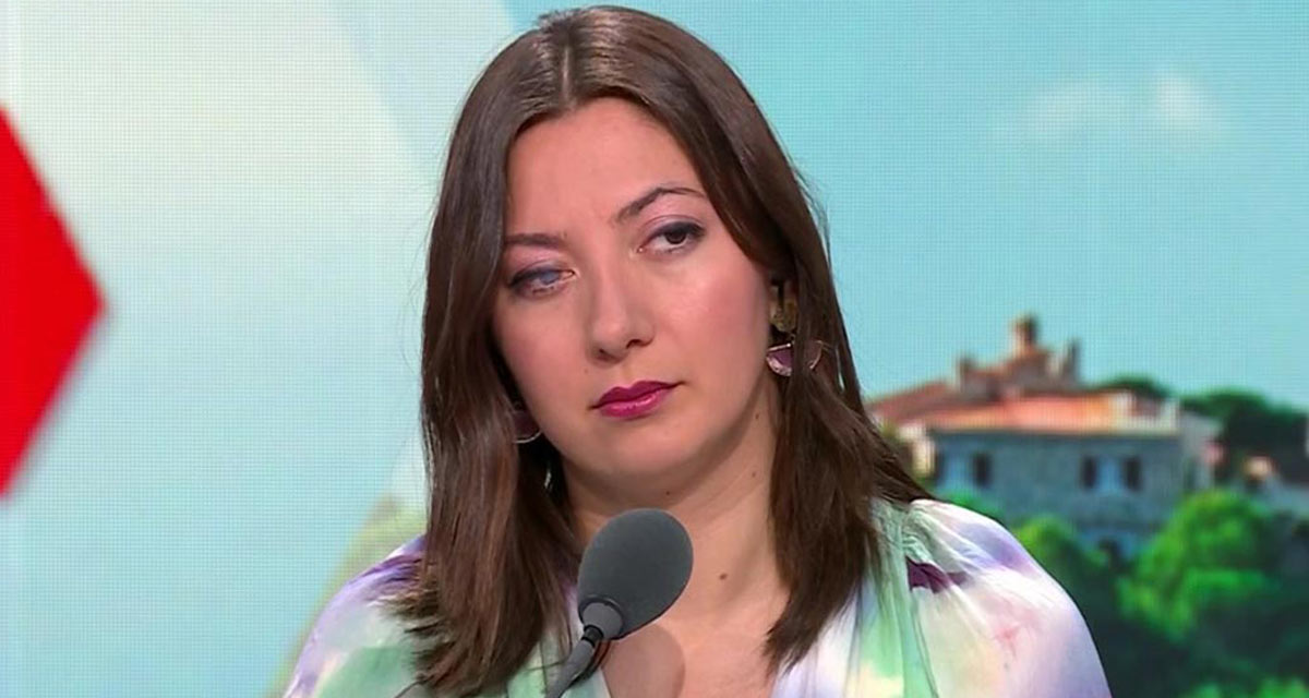 Céline Collonge fracasse Julien Courbet “J’essaie de vous supporter ce qui n’est déjà pas facile…” Céline Collonge fracasse Julien Courbet “J’essaie de vous supporter ce qui n’est déjà pas facile…”