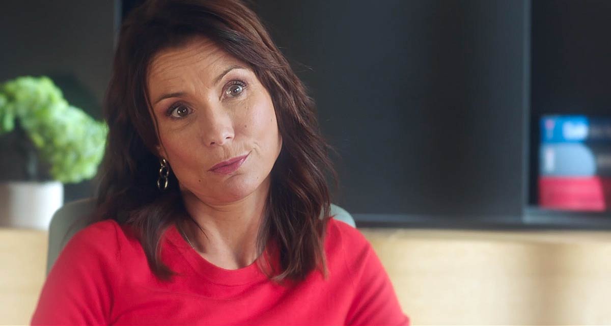 Demain nous appartient (spoiler) : Raphaëlle sous le choc, son père visé par une voiture piégée ! Demain nous appartient (spoiler) : Raphaëlle sous le choc, son père visé par une voiture piégée !