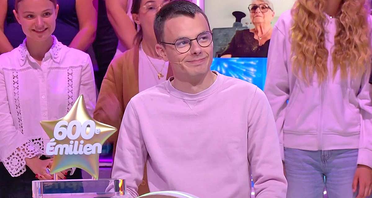 Les 12 coups de midi : Émilien corrige la production, cette surprise de taille que lui a réservée Jean-Luc Reichmann sur TF1 Les 12 coups de midi : Émilien corrige la production, cette surprise de taille que lui a réservée Jean-Luc Reichmann sur TF1