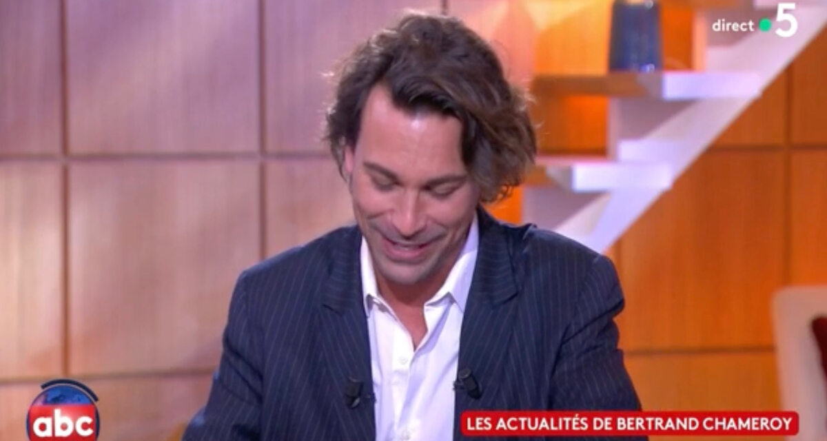 C à vous : « Vous avez quel âge ? », Bertrand Chameroy provoque l’hilarité autour de la table d’Anne-Elisabeth Lemoine