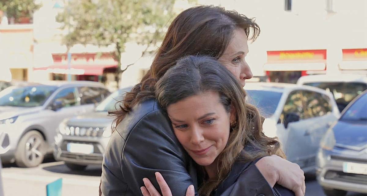 Les mystères de l’amour (spoiler) : Jeanne et Lisa réconciliées, Ricky fait éclater la vérité Les mystères de l’amour (spoiler) : Jeanne et Lisa réconciliées, Ricky fait éclater la vérité
