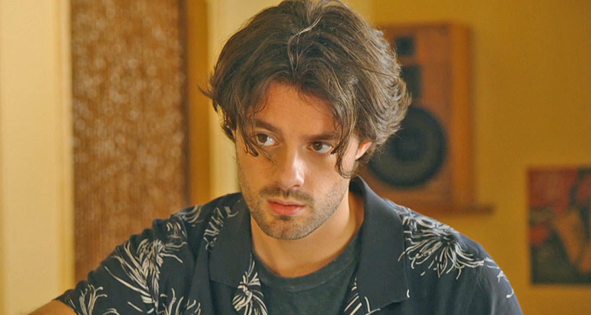Tout pour la lumière (spoiler) : Julian explose, Hadrien lui lance un ultimatum Tout pour la lumière (spoiler) : Julian explose, Hadrien lui lance un ultimatum