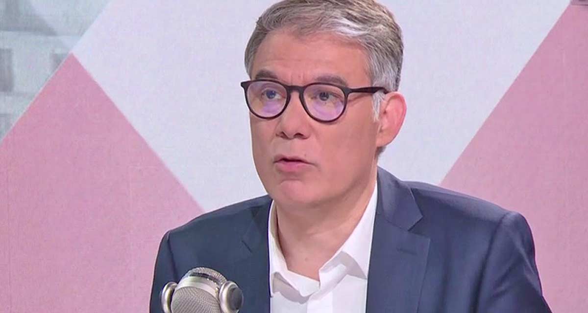 Olivier Faure tourné en ridicule par une journaliste, malaise en plein direct Olivier Faure tourné en ridicule par une journaliste, malaise en plein direct