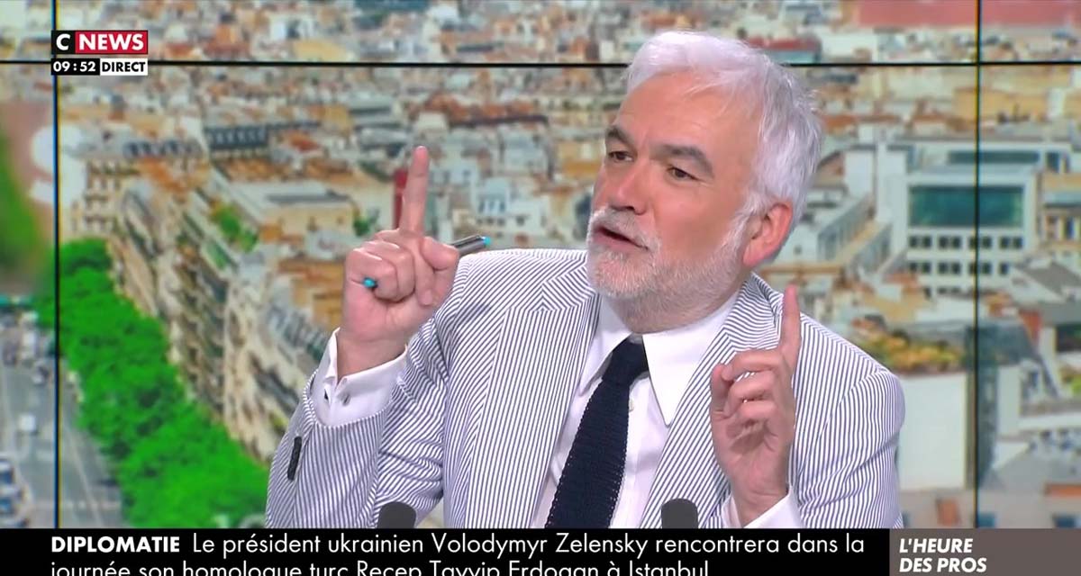 L’heure des Pros : Pascal Praud s’en va en plein chaos sur CNews