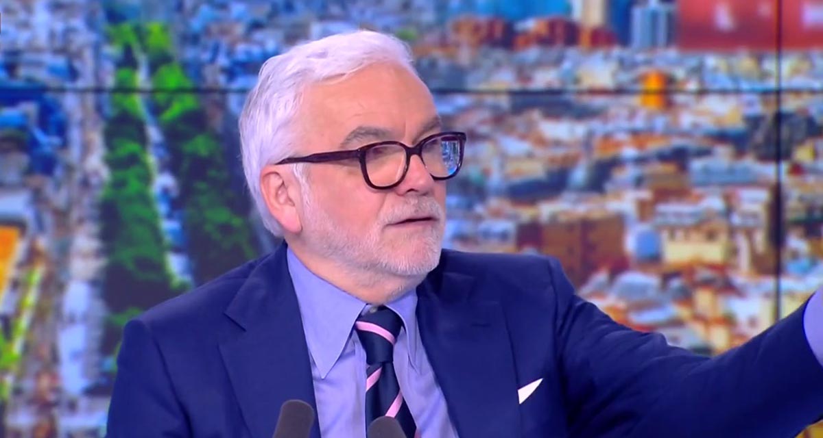 « Ne partez pas ! » Elisabeth Lévy quitte le plateau de Pascal Praud en direct sur CNews « Ne partez pas ! » Elisabeth Lévy quitte le plateau de Pascal Praud en direct sur CNews