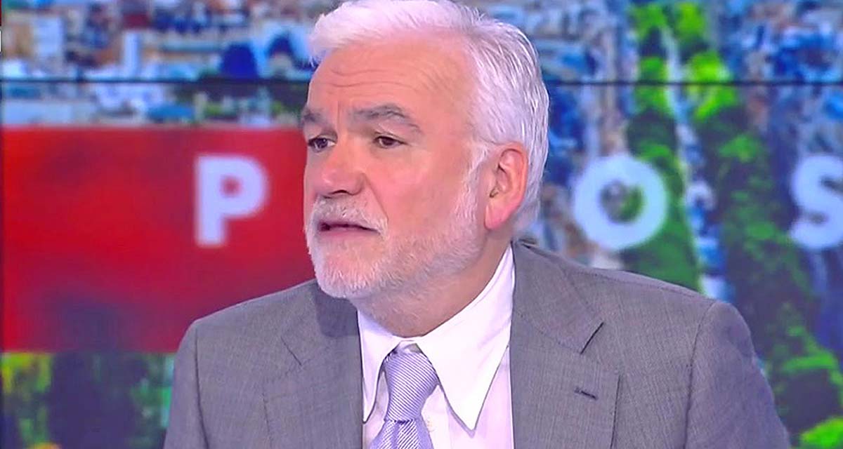 Pascal Praud interpellé sur son salaire, il se défend en direct sur CNews Pascal Praud interpellé sur son salaire, il se défend en direct sur CNews