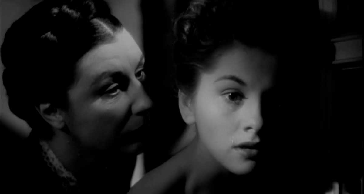 Rebecca (Arte) : pourquoi la mort de l’héroïne a été modifiée par Alfred Hitchcock Rebecca (Arte) : pourquoi la mort de l’héroïne a été modifiée par Alfred Hitchcock