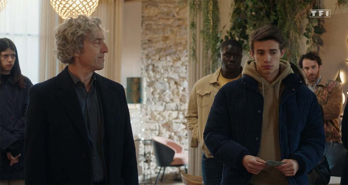 Ici tout commence (spoiler) : Axel sauve Teyssier, Louis humilié par Antoine avant son départ sur TF1 