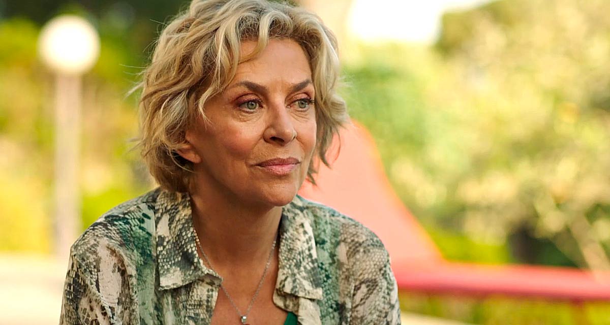 Corinne Touzet brise le silence sur les coulisses de Demain nous appartient : « Je me suis sentie assez seule… C’est chacun pour soi »