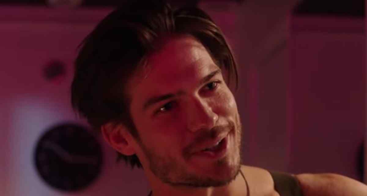 Les feux de l’amour (spoiler) : avant Theo, Tyler Johnson dévoile les secrets de son film de stripteaseur