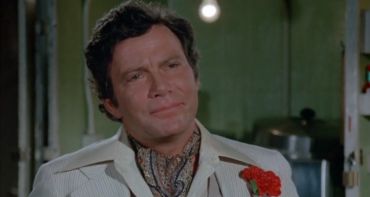 Columbo (Deux en un, TMC) : William Shatner (Star Trek, Hooker) en meurtrier face à la nouvelle femme de Peter Falk, Shera Danese