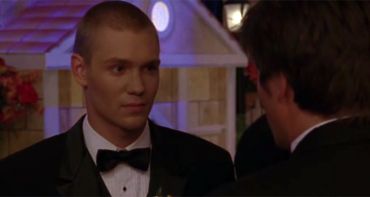 Les Frères Scott : Lucas (Chad Michael Murray) mal en point, Nathan (James Lafferty) brisé par un départ