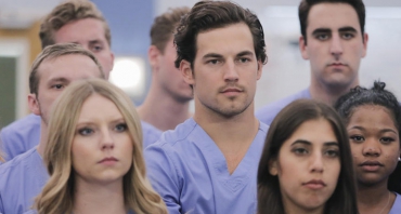 Grey's Anatomy (saison 12) : Meredith face à Penny, Owen s'embrouille avec Riggs, la tension monte au Grey-Sloan Hospital