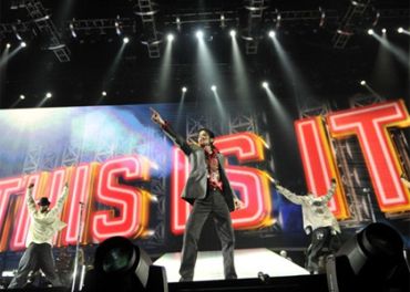 This is it : le triomphe posthume de Michael Jackson