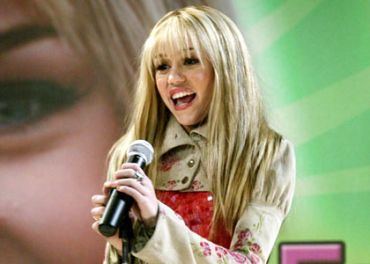 Hannah Montana fait ses vocalises sur NRJ12 