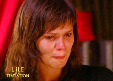 L'île de la tentation 8 > Mélody et Sabrina en larmes