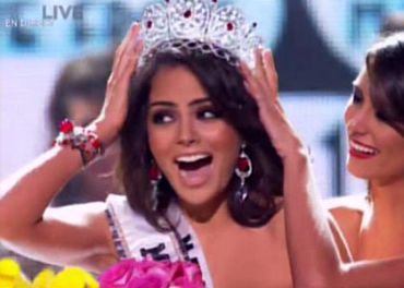 Miss Univers 2010 > Jimena Navarrete sacrée, Malika Ménard dans le Top 15