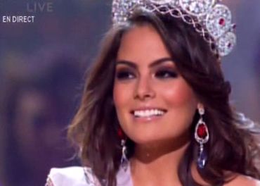 Miss Univers 2010 : Jimena Navarrete élue, Malika Ménard dans les 15 finalistes