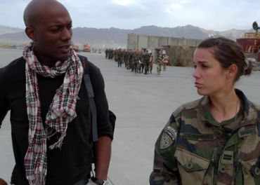 Harry Roselmack crédible en soldat en terre afghane