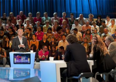 On n'demande qu'à en rire progresse encore face à Carré Viiip