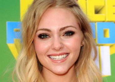 AnnaSophia Robb devient Carrie Bradshaw dans le prequel de Sex and the city