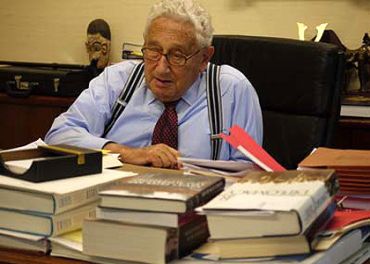 De Nixon à Kissinger, l'affaire du Watergate passée au peigne fin