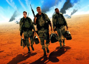 Georges Clooney et Mark Walhberg contre Saddam Hussein