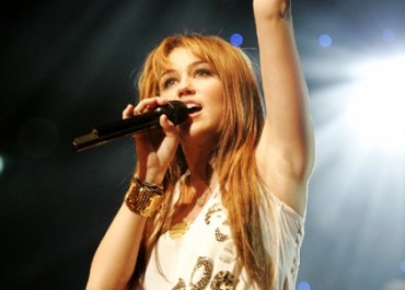 Miley Cyrus d'Hannah Montana, invitée de Star Academy