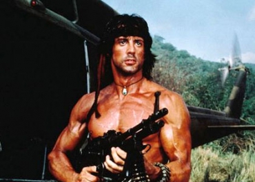 Sylvester Stallone remet son costume de Rambo