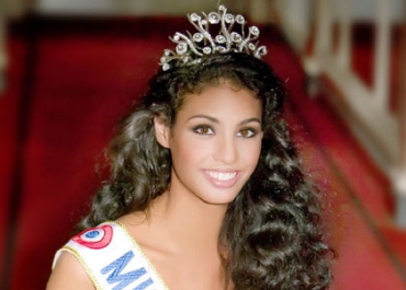 Miss Univers 2009 : Stefania Fernandez élue, Chloé Mortaud honorée
