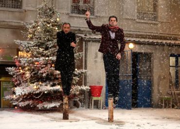 Nikos Aliagas et Denis Brogniart fêtent Noël dans Nos Chers voisins