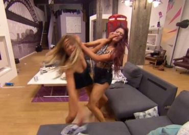 Geordie Shore : violente bagarre entre Charlotte et Chloe, MTV prête à tout pour rebooster ses audiences ?