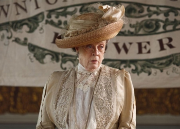 Maggie Smith remporte un Emmy, Downton Abbey en hausse sur TMC