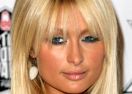 Paris Hilton se confie sur NRJ 12