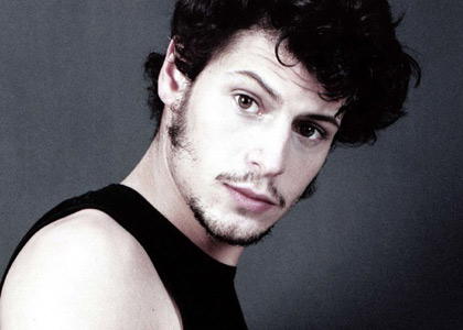 Le Destin de Lisa > Manuel Cortez (Renaud), le prétendant de Lisa Le Destin de Lisa > Manuel Cortez (Renaud), le prétendant de Lisa