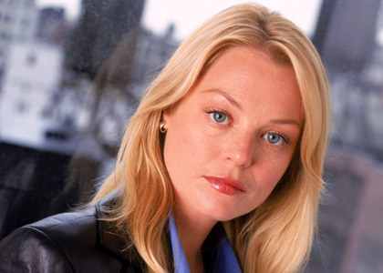 NYPD Blue : une amende pour des fesses NYPD Blue : une amende pour des fesses