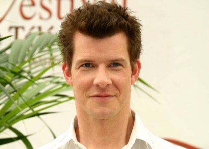 Eric Mabius revient sur le succès d’Ugly Betty Eric Mabius revient sur le succès d’Ugly Betty