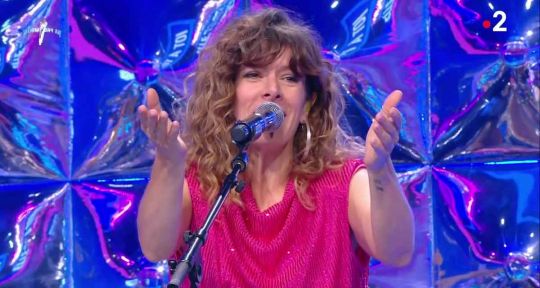 Magali Ripoll empêche le maestro de chanter dans N’oubliez pas les paroles, Nagui sous le choc sur France 2